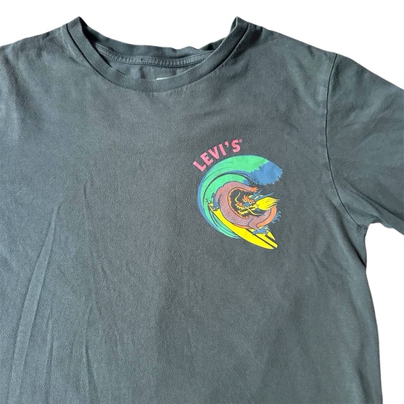 Levi’s Men’s S VINTAGE FIT TEE Print T-shirt pirate black Surfing Dragon Red Tab - Picture 9 of 10